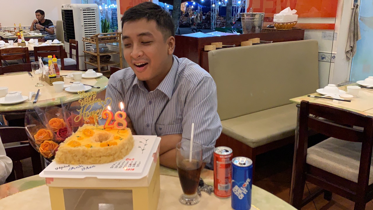 Tiệc sinh nhật 28 tuổi của khách tại Hải Hoàng Bình Tân 5